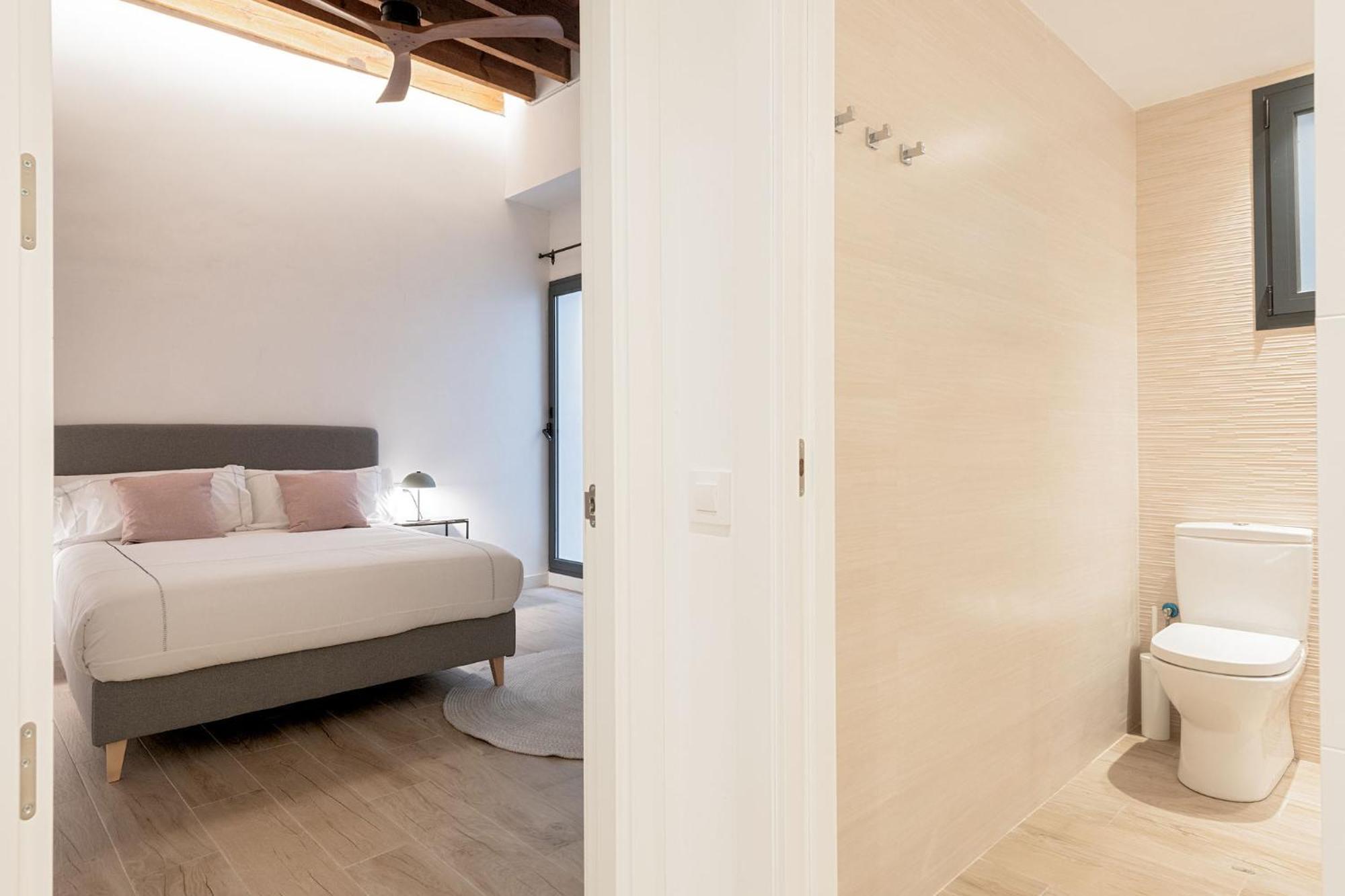 Santa Ana 18 Suite Apartments Seville Exterior photo